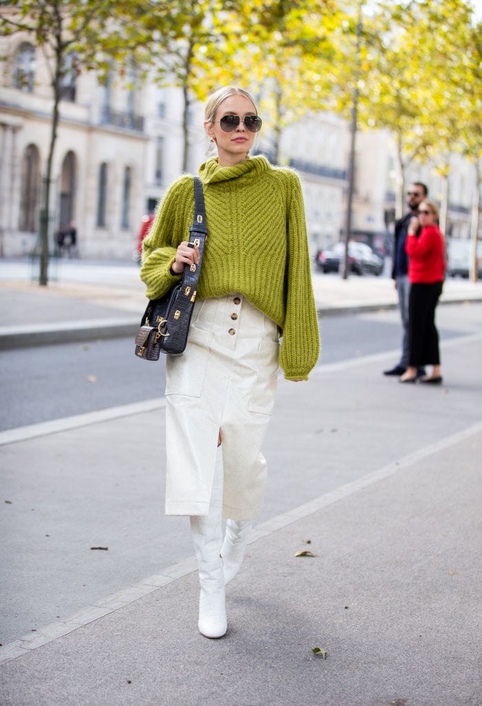 Street Style : Paris Fashion Week - Womenswear Spring Summer 2020 : Day Eight