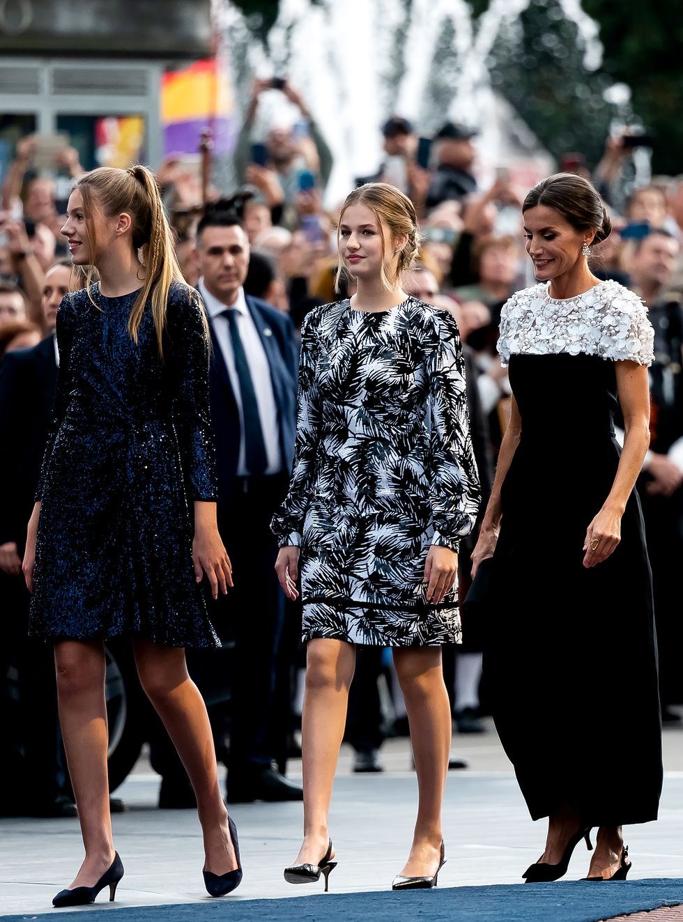 asturias, spain october 28 queen letizia of spain, crown princess leonor of spain and princess sofia of spain arrive at the princesa de asturias awards 2022 at teatro campoamor on october 28, 2022 in asturias, spain photo by samuel de romangetty images