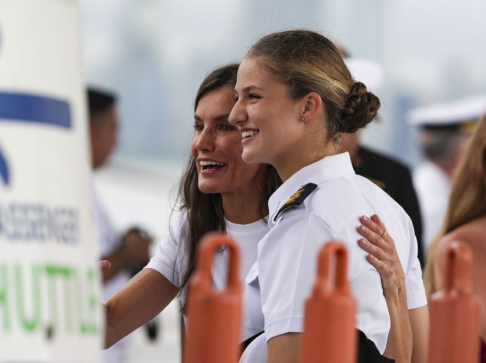 todas las imágenes del reencuentro de la reina letizia con leonor