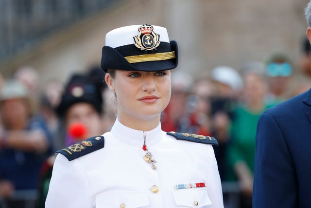 la princesa leonor en marin para recoger la medalla de oro de galicia 2025