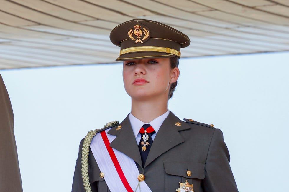 la princesa leonor en su graduacion en la academia militar de zaragoza