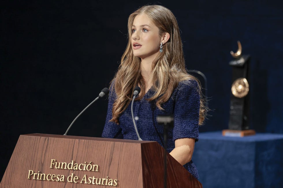 la hija mayor de los reyes durante su discurso