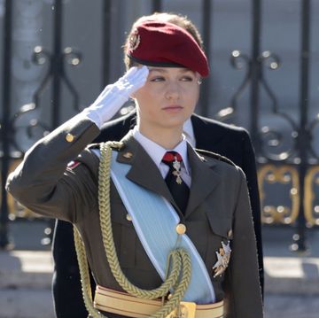 la princesa de asturias vestida de militar