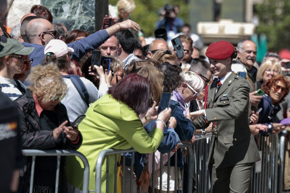leonor saluda a los ciudadanos en zaragoza