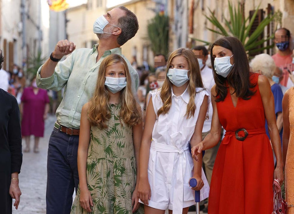 letizia y sus hijas en petra