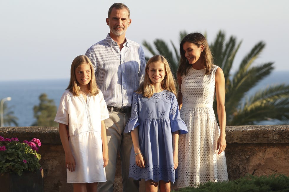 Reyes de España y sus hijas durante sus vacaciones de verano en Mallorca (2018).