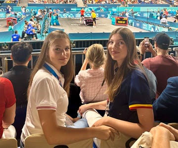 la princesa de asturias y su hermana apoyan al equipo espanol