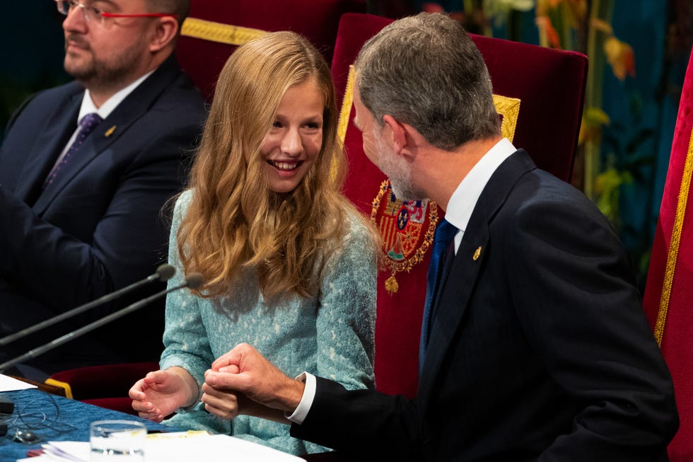 princesa leonor de borbón, peinados
