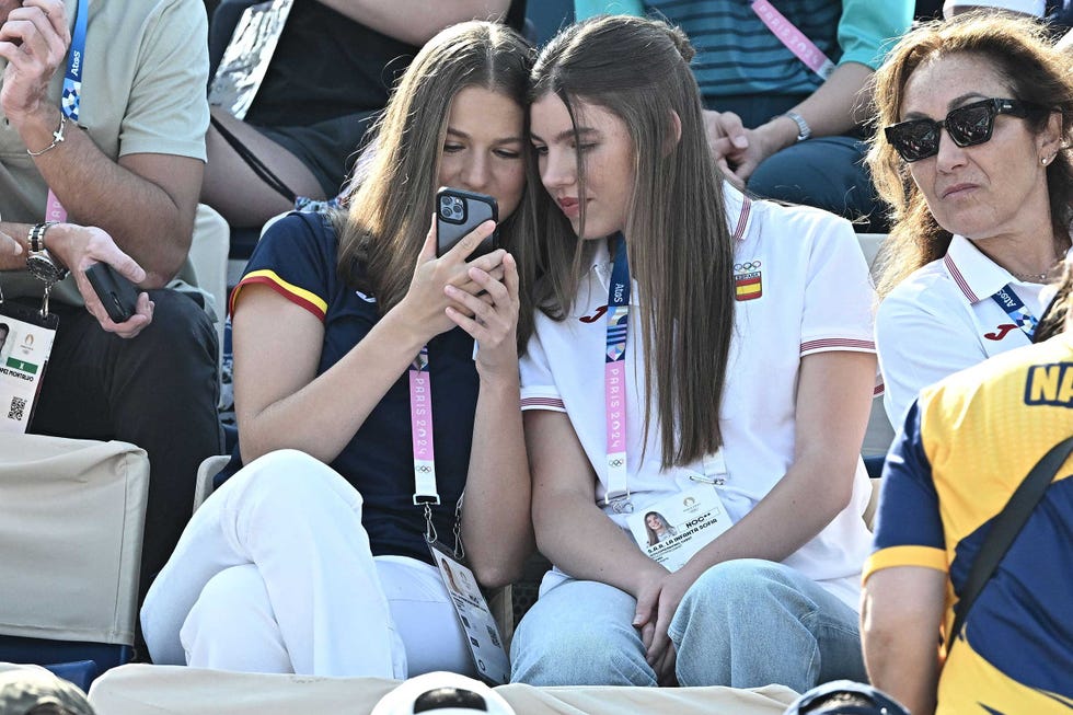 leonor y sofia en paris