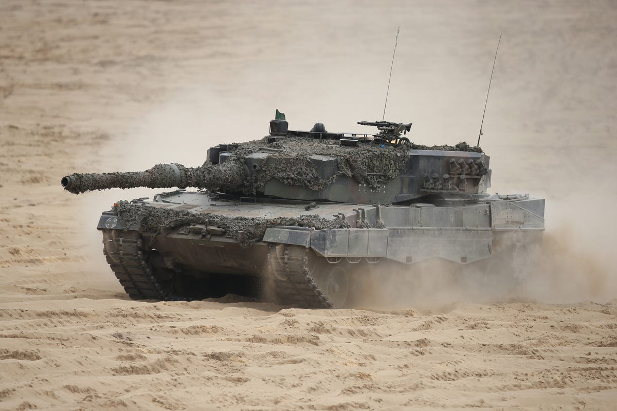 Poland and the U.K. Are Donating Modern Tanks to Ukraine