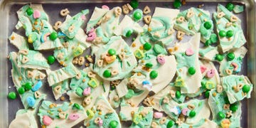 white chocolate candy bark with lucky charms and green candy