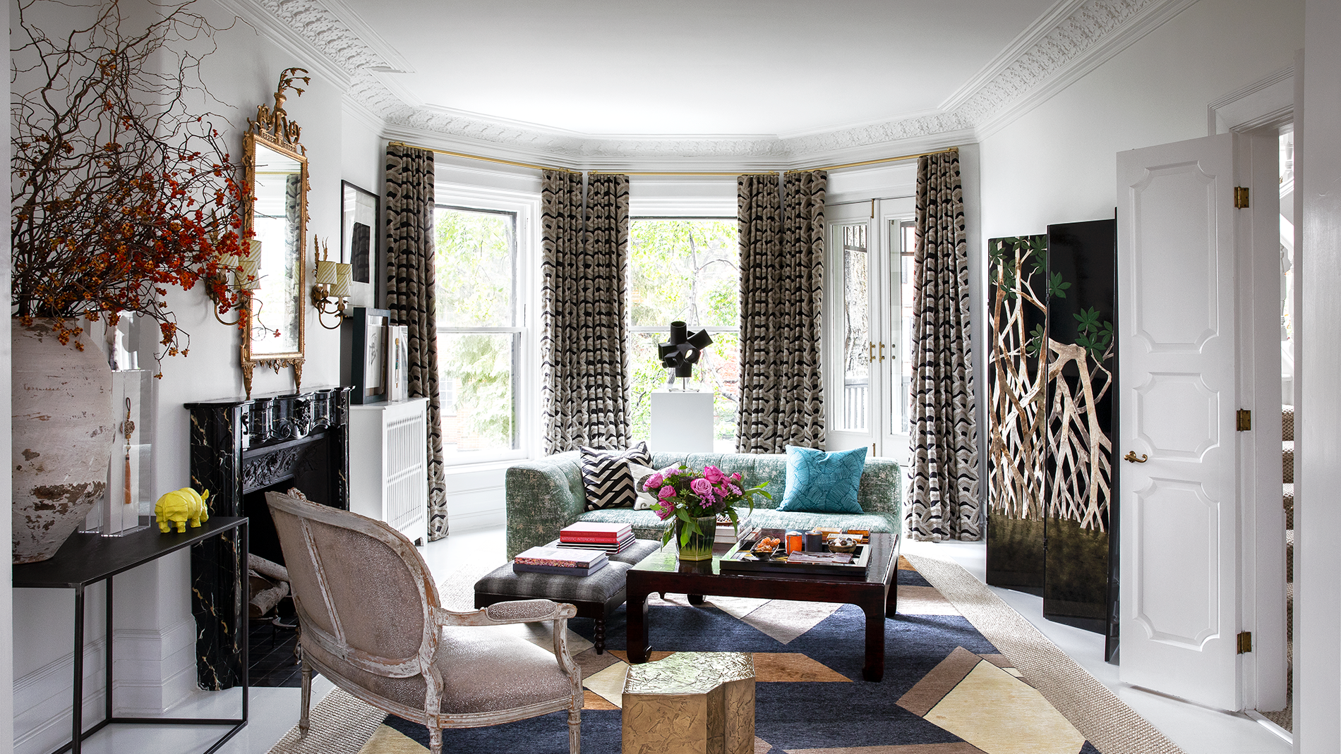 14 Mesmerizing Living Room Mirror Ideas