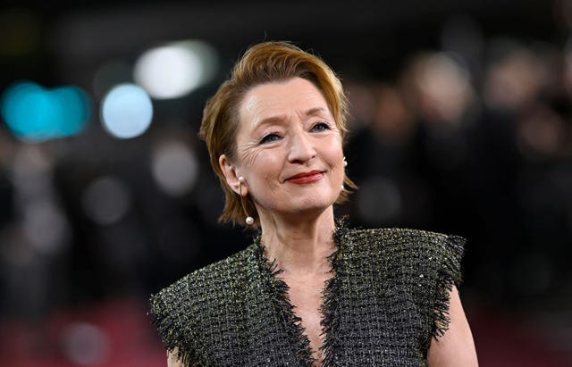 lesley manville crown