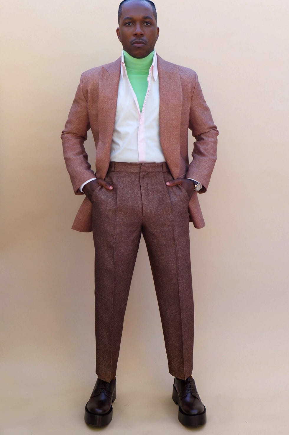 Leslie Odom Jr. Gets Ready For The 2021 Golden Globe Awards leslie odom jr gets ready for the 2021 golden globe awards
