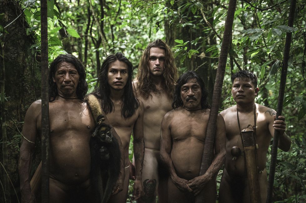 rubén, como un indígena más junto a los waorani del amazonas ecuatoriano