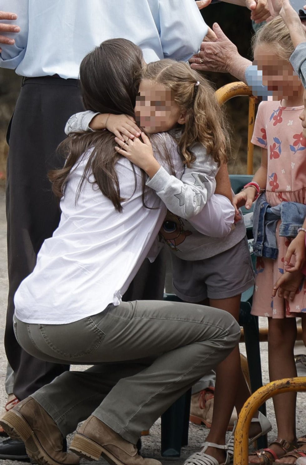 Las muestras de cariño de los reyes Felipe y Letizia a los vecinos afectados por los incendios