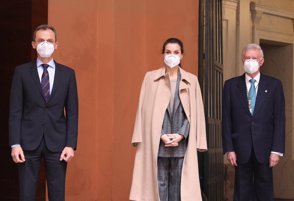letizia look oversize