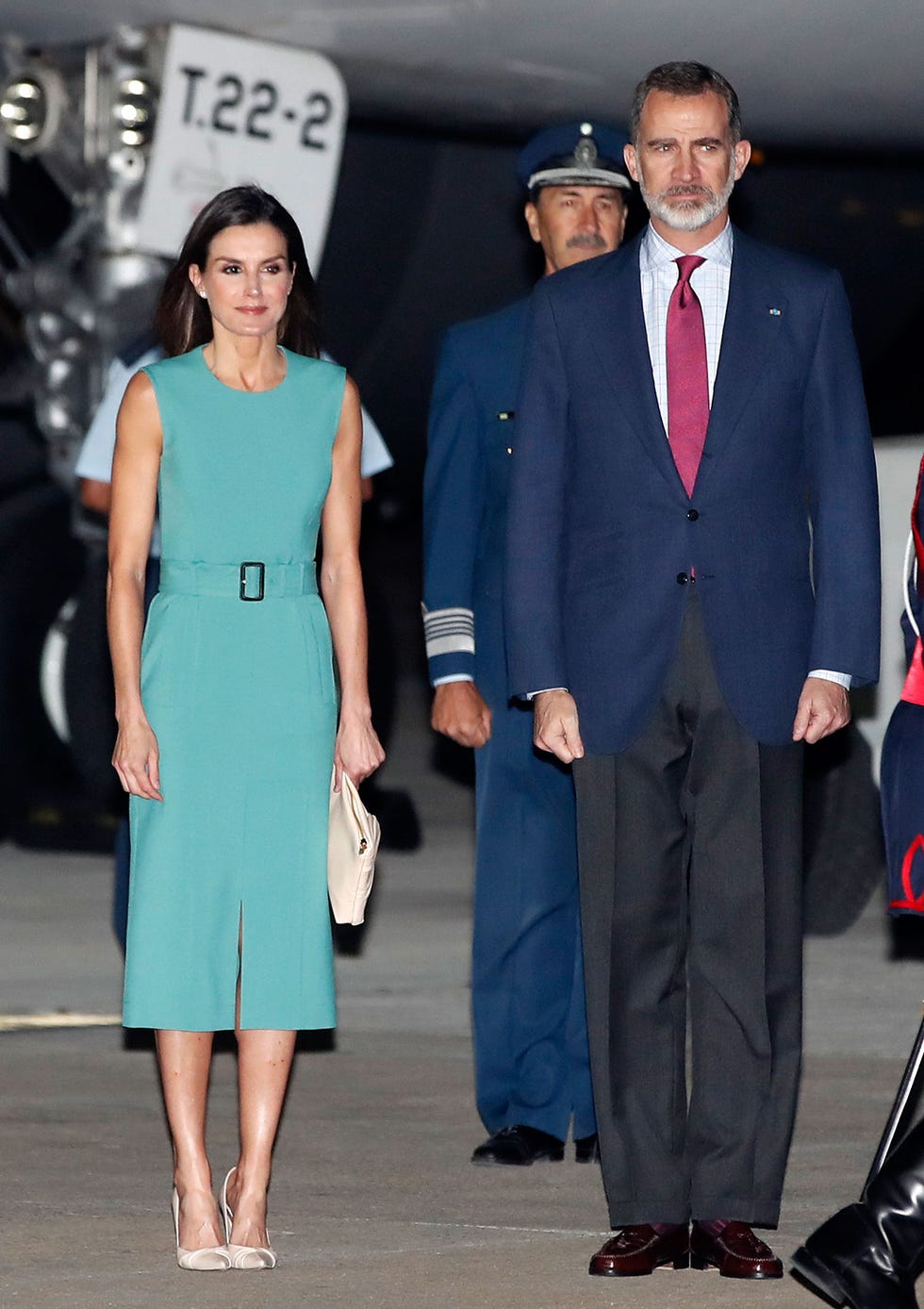Los Reyes de España han viajado a Argentina en el que es el primer viaje oficial de Felipe VI desde que fue coronado. Y con anécdota en su aterrizaje.