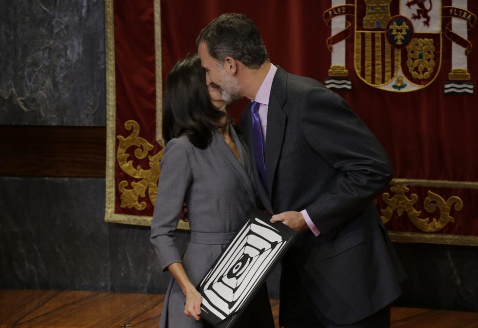 Letizia y Felipe VI beso