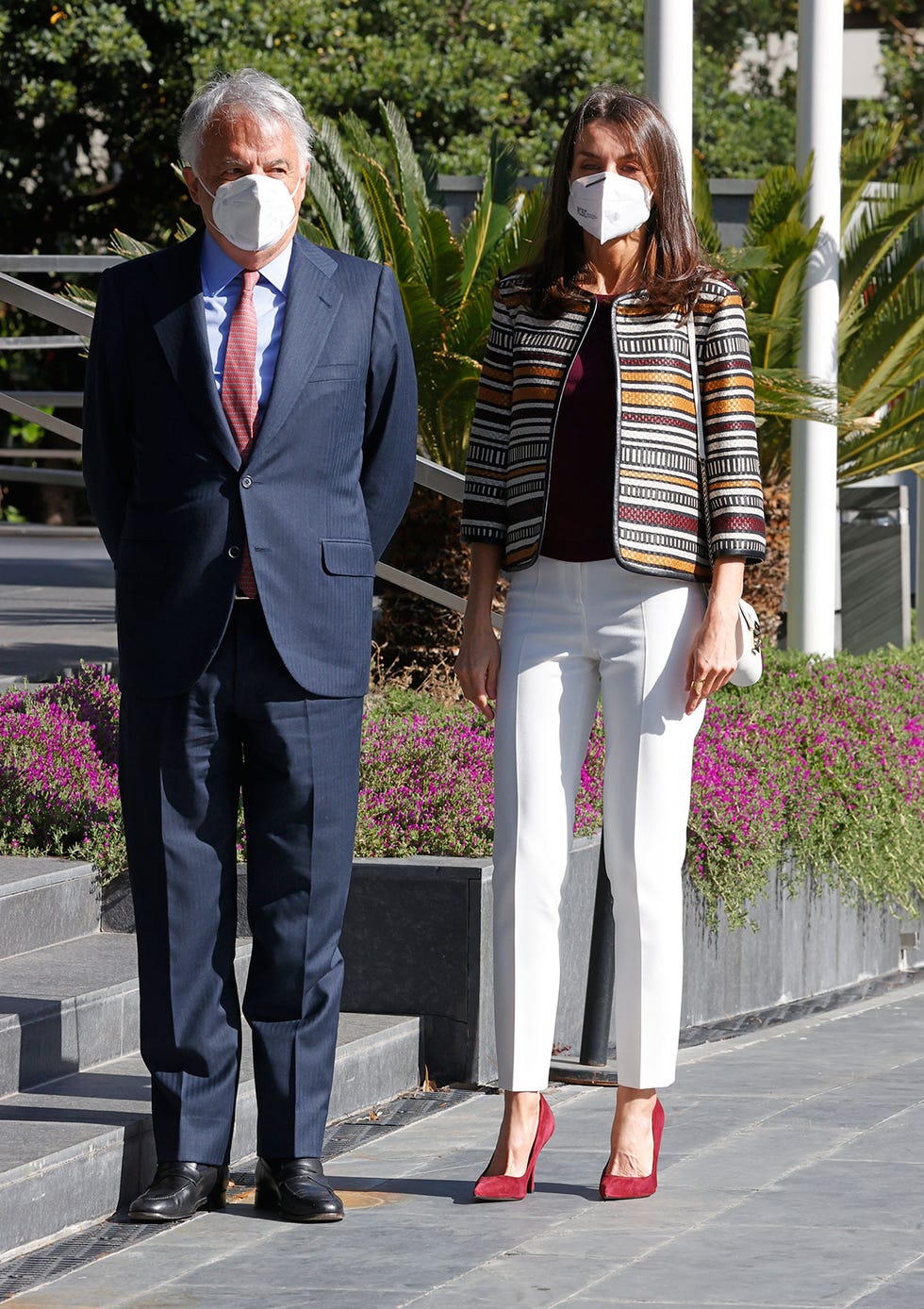 letizia recupera la chaqueta étnica de uterqüe que estrenó en 2015