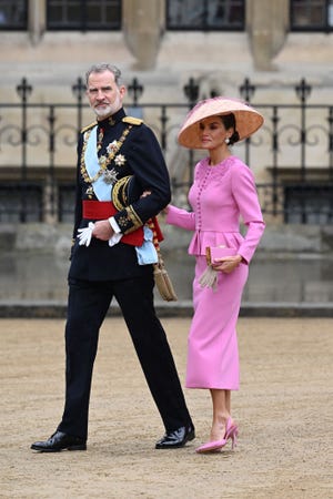 letizia dos piezas rosa coronación carlos iii