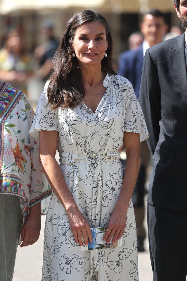 letizia en la feria de libro de madrid