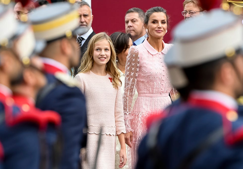 Letizia, Reina Letizia, look Letizia Día Hispanidad, La reina Letizia acierta con su look bailarina el Día de la Hispanidad, La reina Letizia sorprende con su look 'lady', La reina Letizia vuelve a apostar por Felipe Varela el Día de la Hispanidad, La reina Letizia sorprende con su look 'lady' en Día dela Fiesta Nacional, La reina Letizia sorprende con su look en el Día de la Hispanidad