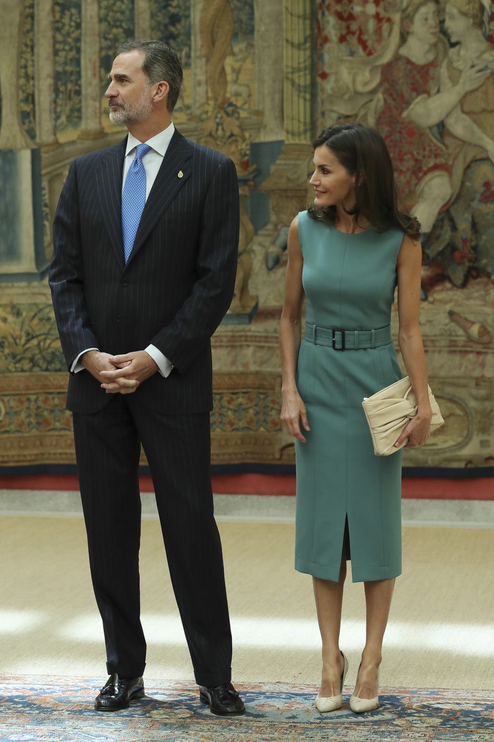 Letizia, look Hugo Boss