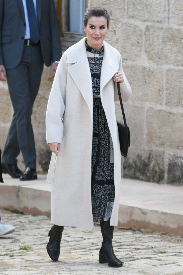 letizia, con vestido de mango