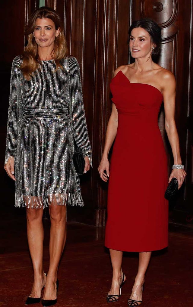 Letizia look rojo