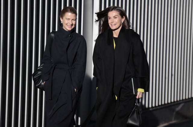 la reina letizia y su secretaria