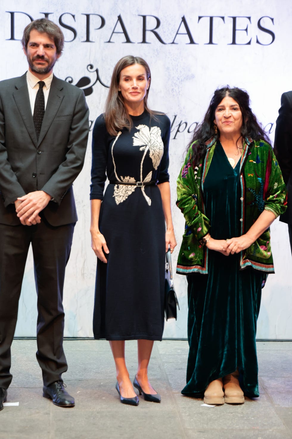 letizia recupera su vestido azul de punto