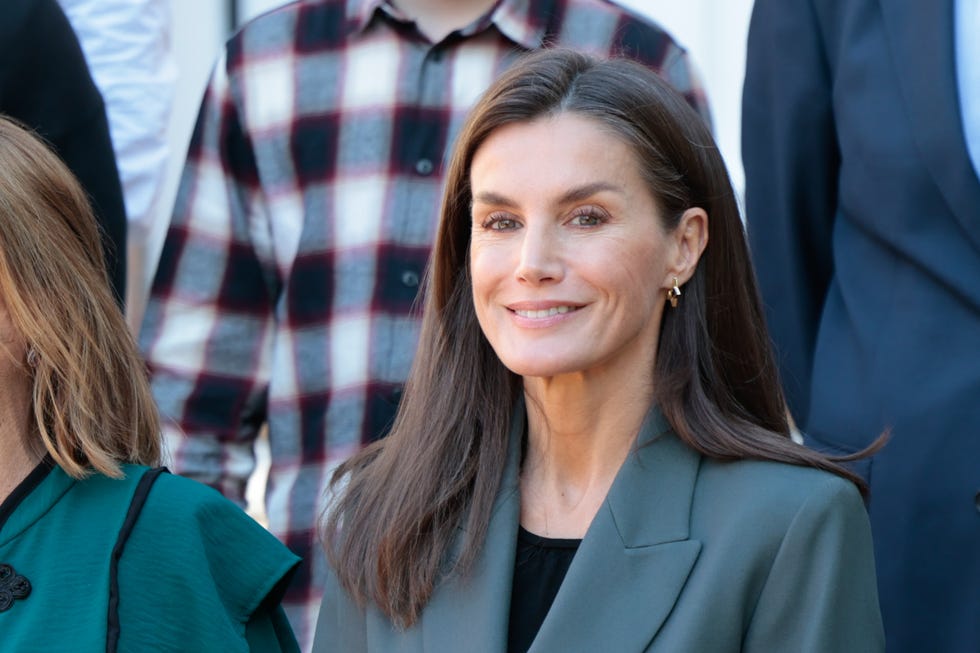 letizia con pendientes de singularu