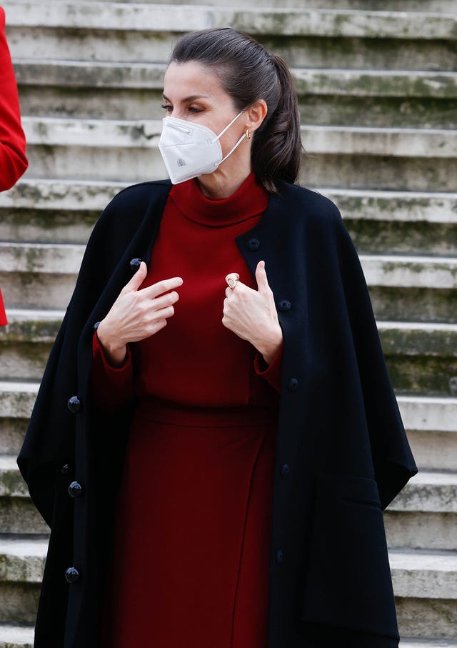 letizia y máxima de holanda tienen el mismo vestido de massimo dutti