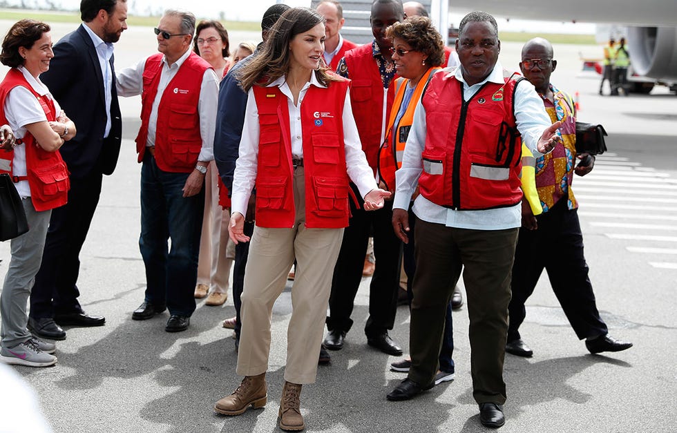 reina letizia viaje de cooperación a mozambique