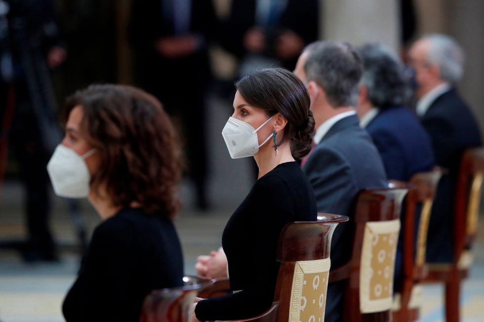 letizia estrena pendientes en los premios nacionales del deporte