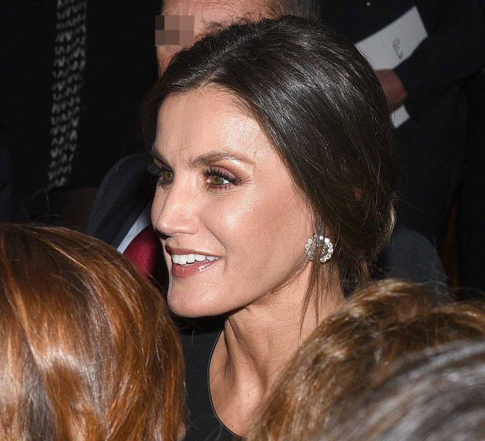 Letizia luce los pendientes de la reina Victoria Eugenia en el concierto de Asturias 