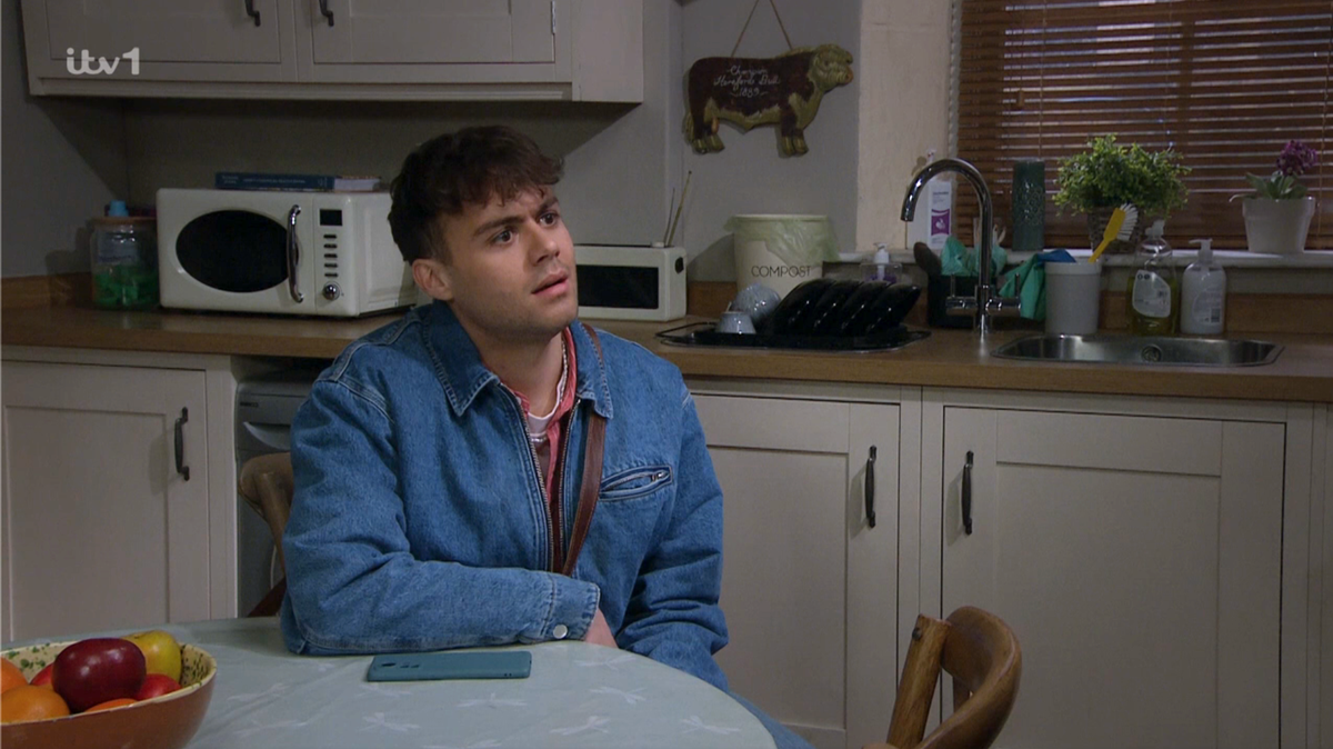 Emmerdale and Coronation Street Stars Tease Upcoming Crossover Episode