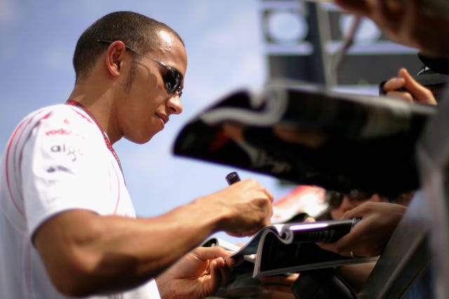 Lewis Hamilton: What Sunglasses Do F1 Drivers Wear? - All About Vision