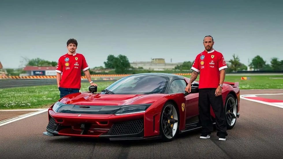 lewis hamilton y charles leclerc prueban el ferrari f80 en fiorano
