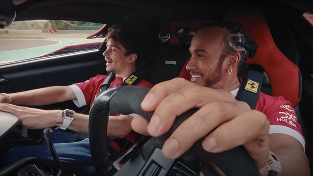 lewis hamilton y charles leclerc prueban el ferrari f80 en fiorano