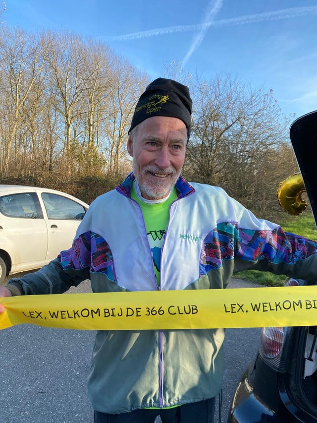 lex de boer na het voltooien van de marathon