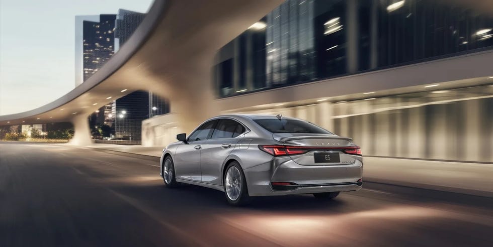 Refreshed Lexus ES Revealed for China with Sharper Styling