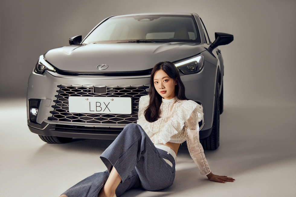 lbx搭載 lexus 自豪的油電動力科技與安全系統，讓喜愛開車的女子與愛車產生自然親密的對話，享受在大城小巷穿梭來去的瀟灑樂趣。