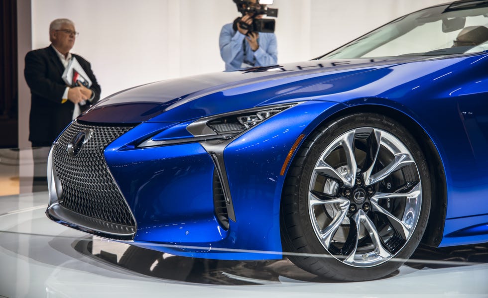 View Photos of the 2021 Lexus LC Convertible