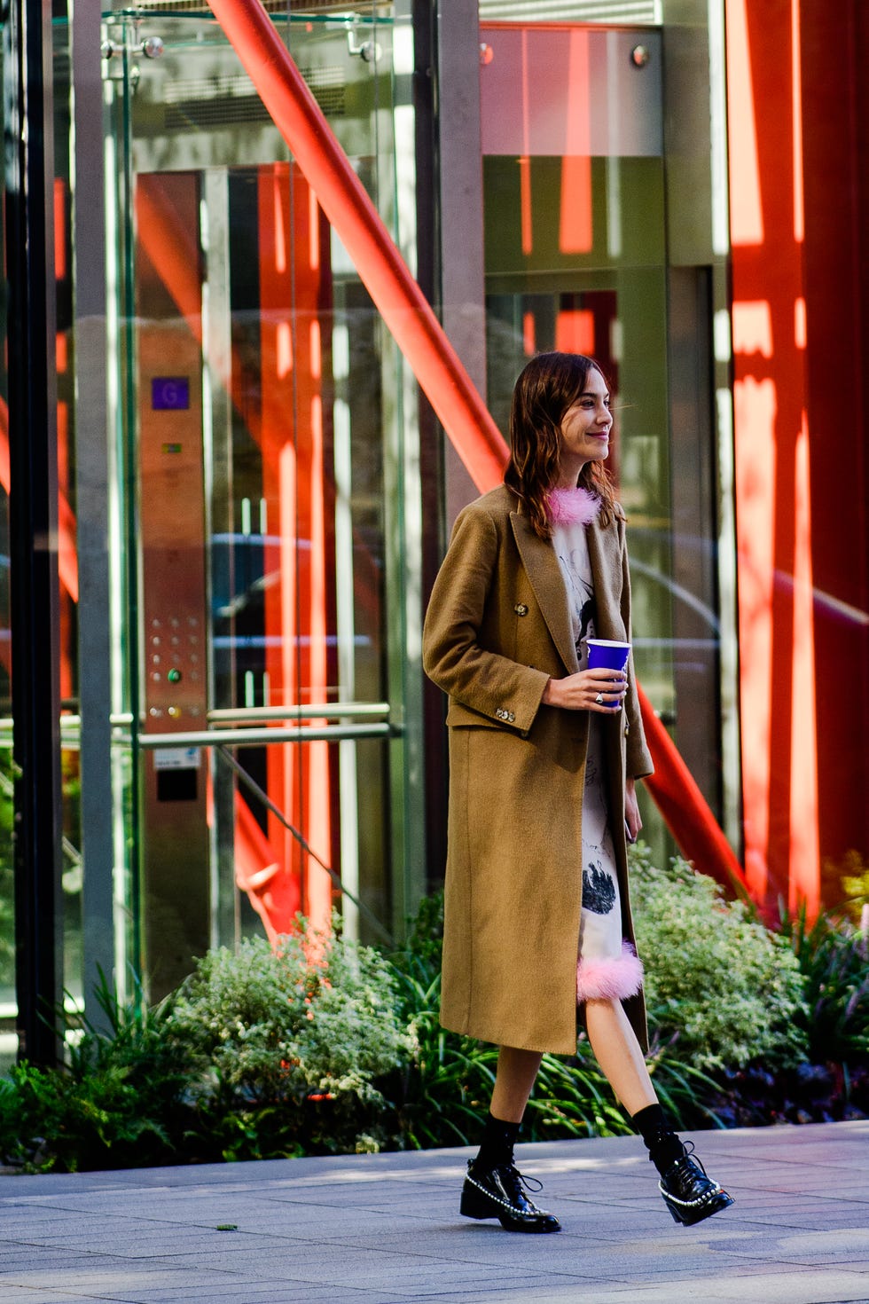 Red, Street fashion, Fashion, Snapshot, Infrastructure, Street, Photography, Outerwear, Pedestrian, Coat, 