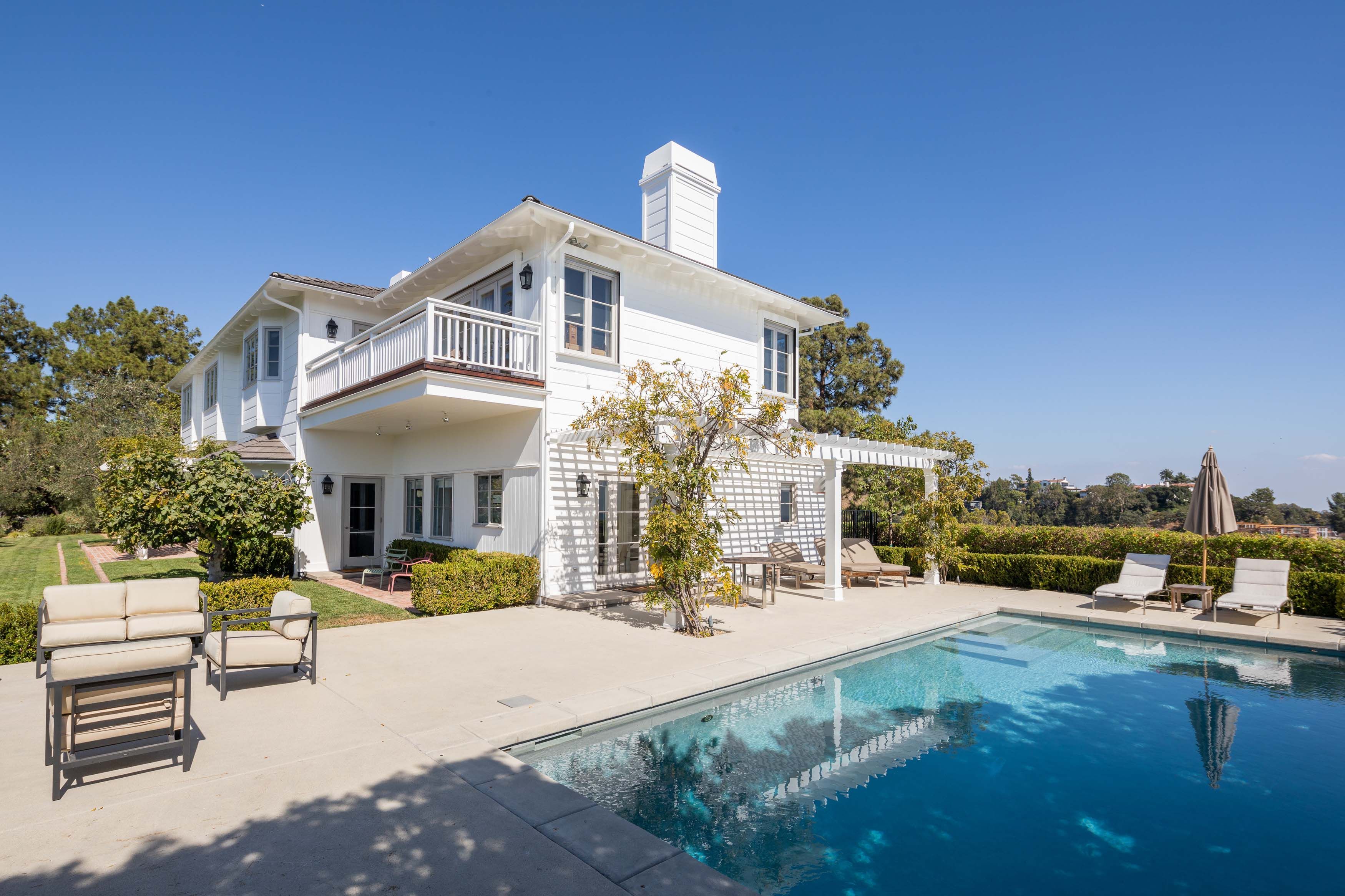 See Inside Jodie Foster's Beverly Hills Home - Jodie Foster House Photos