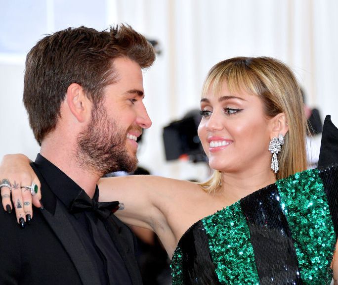 Rep Sex Xxx Fuck Video - Miley Cyrus and Liam Hemsworth Dating Timeline - Liam and Miley Relationship