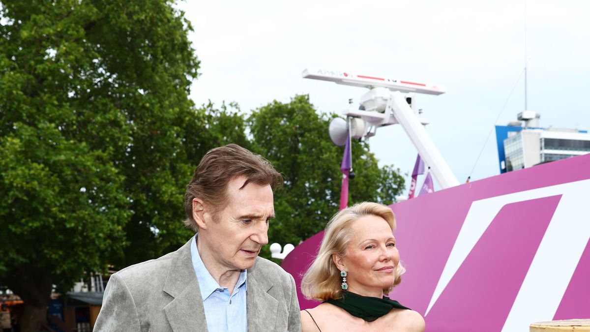 Vorschau für „Hinter den Kulissen mit Pamela Anderson“ | ELLE
