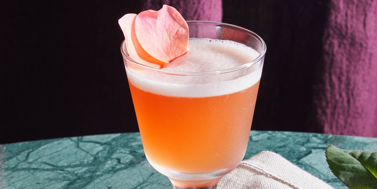13 Valentine's Day Cocktails That'll Make You Fall in Love All Over Again